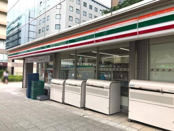 コンビニ　セブンイレブン新横浜2丁目店（コンビニ）まで697m