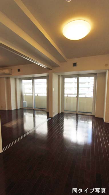 ロビー　※参考写真