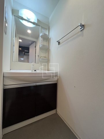 洗面設備　プレミアムコート谷町4丁目　独立洗面台