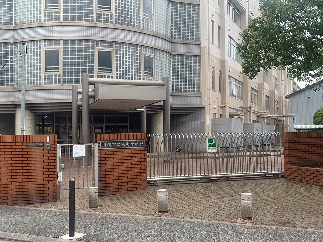 小学校　京町小学校（小学校）まで416m