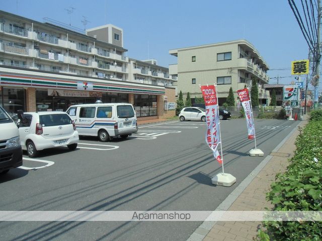 コンビニ　セブンイレブン（コンビニ）まで413m