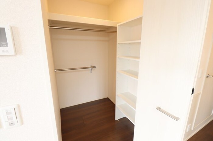 収納　ウォークインクローゼット
