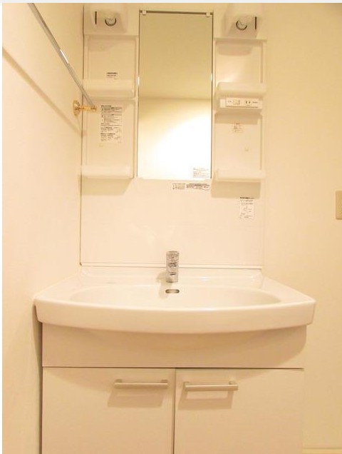 洗面設備　身支度に嬉しい独立洗面