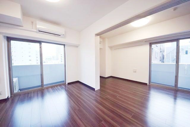 居室・リビング　洋室二面採光