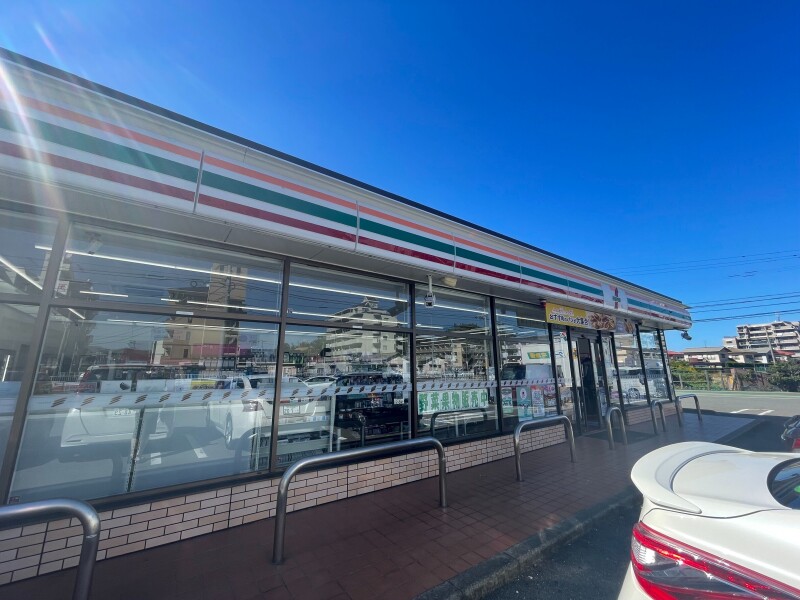 コンビニ　セブンイレブン福岡塩浜1丁目店（コンビニ）まで911m