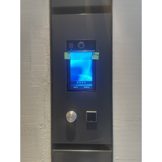 ロビー　オートロック