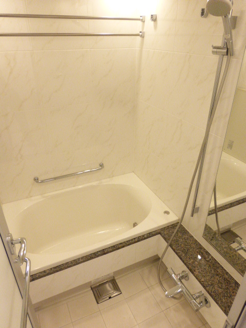 バス・シャワールーム　バス