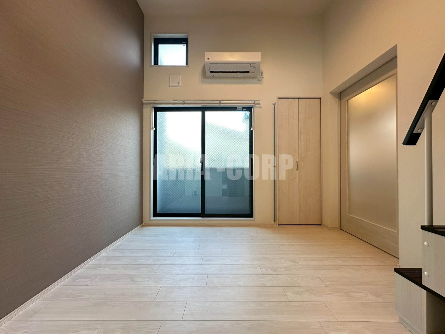 居室・リビング　天井高のある開放的な空間！お洒落な室内です！