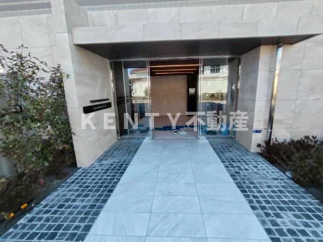 エントランス　落ち着いたエントランスです