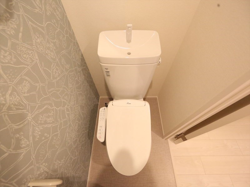 トイレ　温水洗浄暖房便座付トイレ　同仕様写真