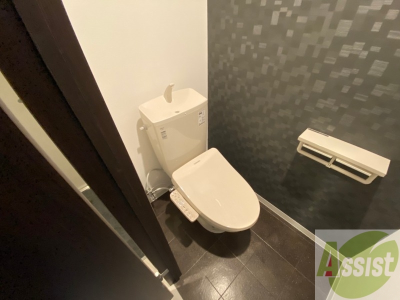 トイレ　こちらはトイレです。清潔感があり、安心して使用できます。