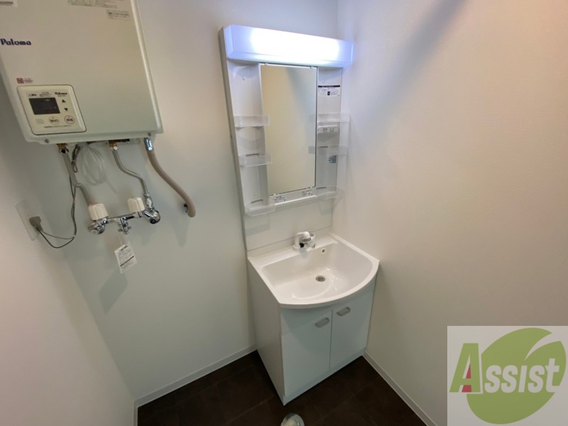 洗面設備　こちらに洗面台があります。朝の洗顔はこちらで。