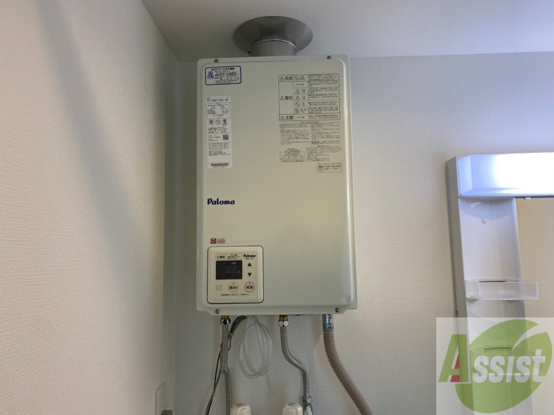 その他設備　給湯器は簡単操作で温度調整ができますよ。