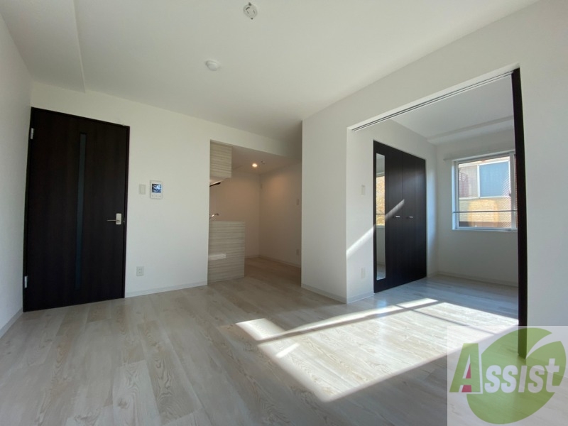 居室・リビング　広くてキレイなお部屋が広がっていて、充実した生活が送れそう。