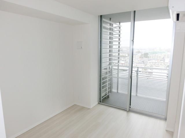 その他部屋・スペース　★窓も大きく明るい洋室になります★