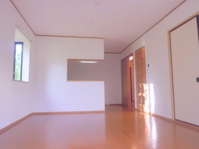 その他部屋・スペース　テラスから室内へ