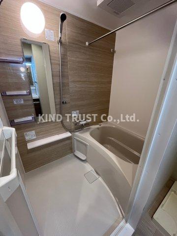 バス・シャワールーム　落ち着いた空間のお風呂です