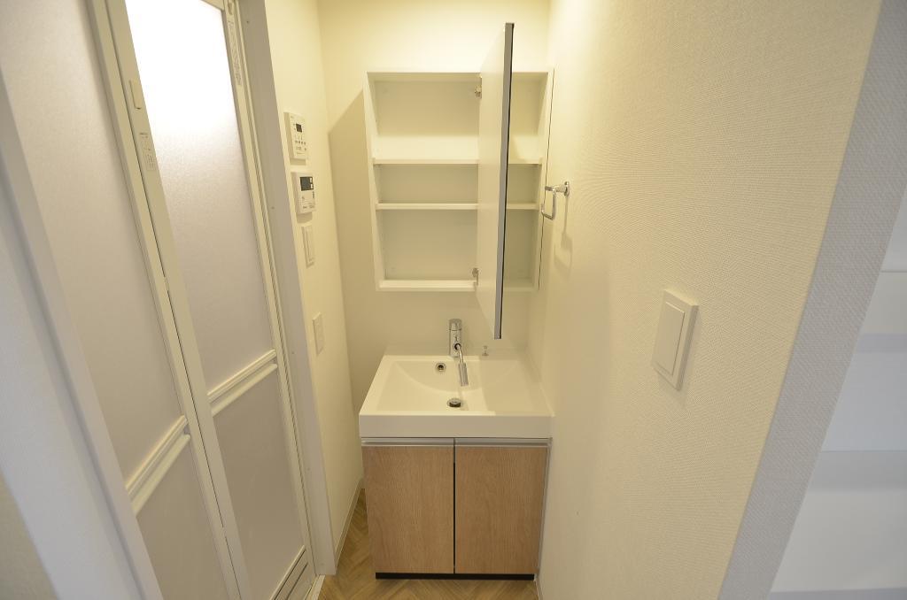 洗面設備　洗髪洗面化粧台