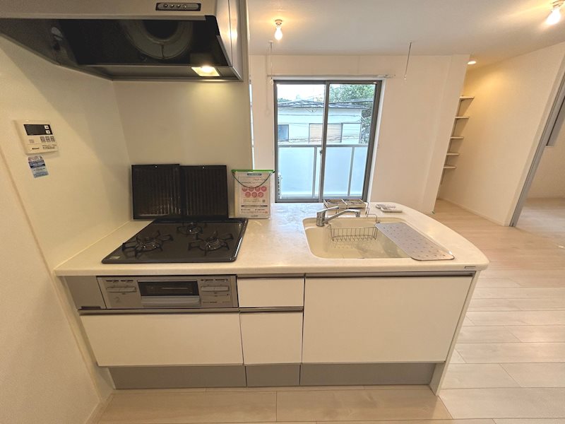 キッチン　※別号室の参考写真です。