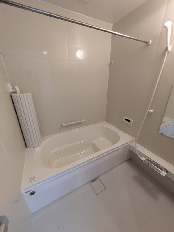 バス・シャワールーム　室内写真は同間取りの別号室の写真です。