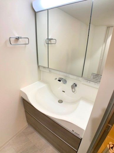 洗面設備　脱衣スペースもあります