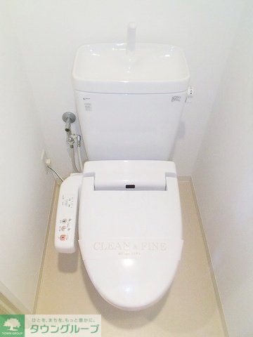 トイレ　洗浄機能付き便座です