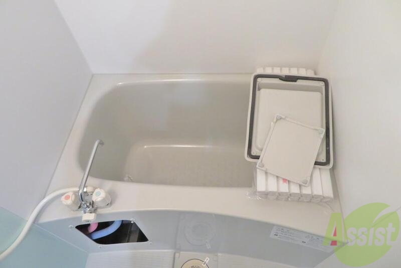 バス・シャワールーム　ゆっくり浸かるもよし、シャワーだけもよし。シンプルな浴室です