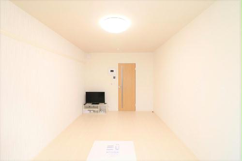 居室・リビング　（※一部の号室は反転タイプ）２Ｆはクッションフロア仕様