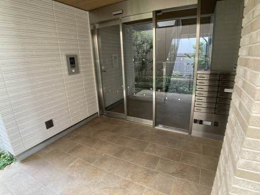 建物外観　宅配ボックス完備しております。