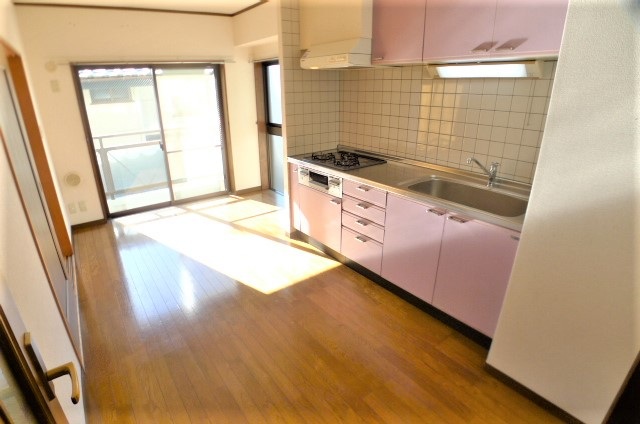 居室・リビング　※他号室の写真です