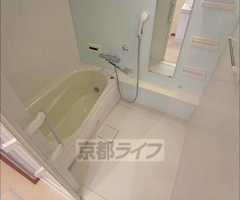 バス・シャワールーム　きれいなお風呂です。