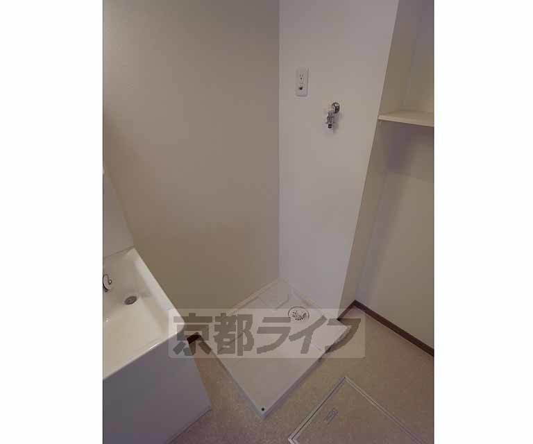 その他設備　室内に洗濯機おけます。