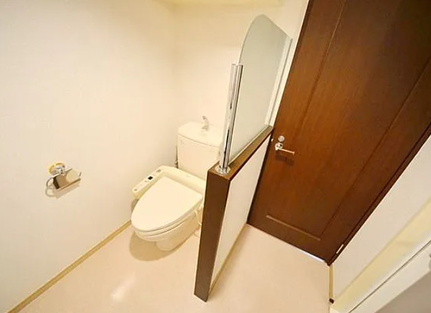 トイレ　同タイプ部屋　参考写真です