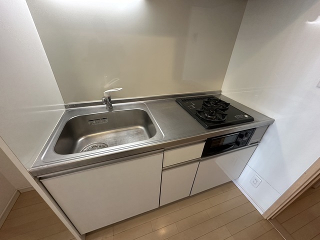 キッチン　別部屋参考写真です