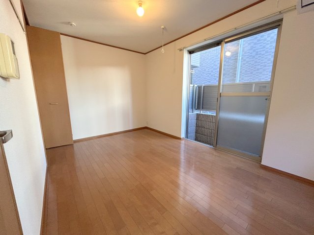 居室・リビング　★明るいフローリングの角部屋です★