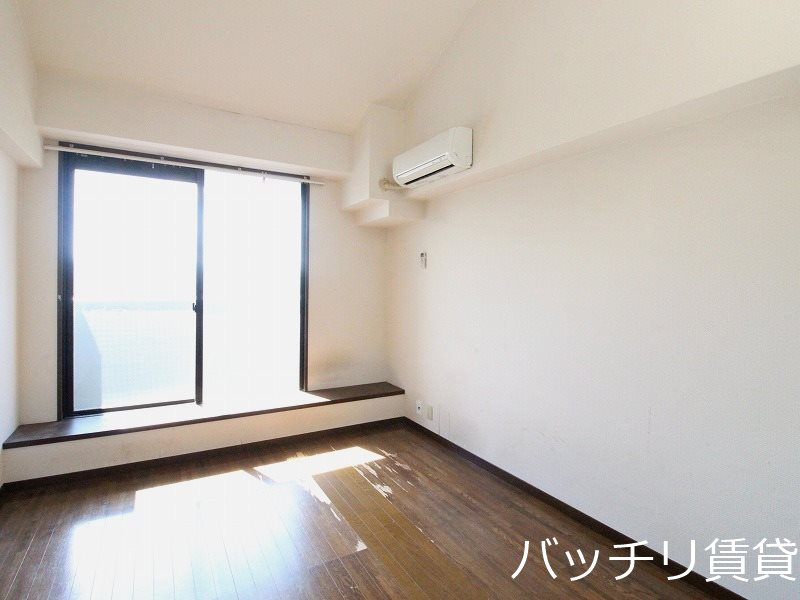 居室・リビング　別号室タイプの為、現状を優先いたします