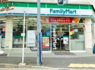 コンビニ　ファミリーマート西葛西小学校前店（コンビニ）まで370m