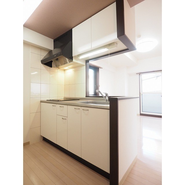 キッチン　IHクッキングヒーター設置済み