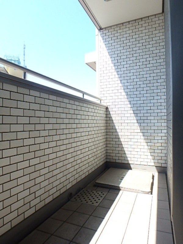 バルコニー　図面と現状に相違がある場合には現状を優先．．．