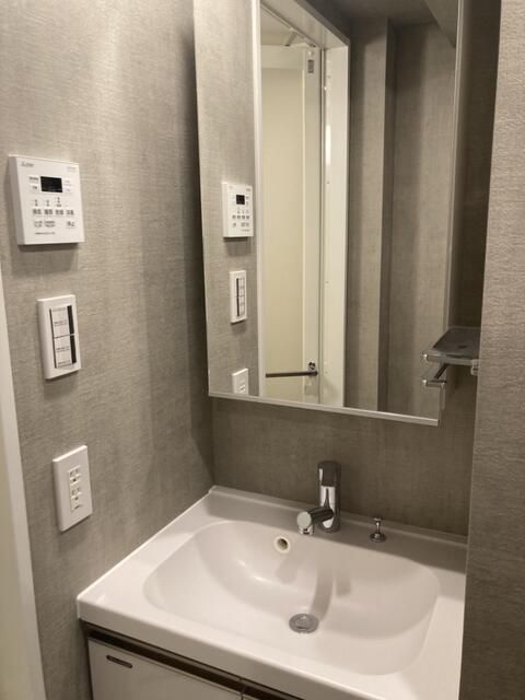 洗面設備　写真は同タイプ住居です。