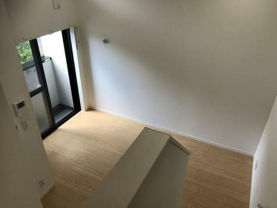 居室・リビング　※別号室の写真です。現況優先となります。