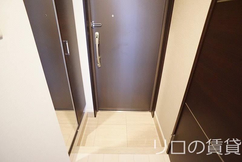 玄関　同物件別部屋イメージ