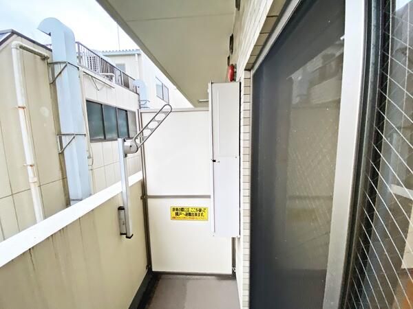 バルコニー　お洗濯にも便利なバルコニー付き