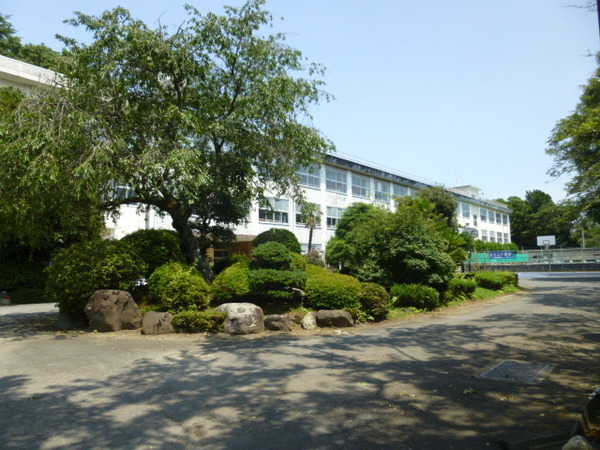 中学校　小田原市立城南中学校（中学校）まで1726m