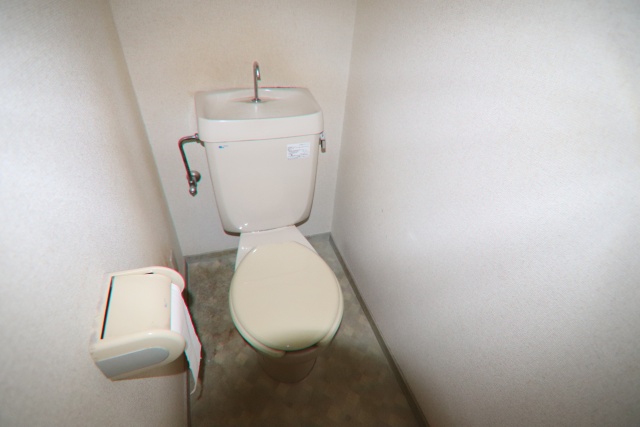 トイレ　※別室の参考写真の為、現況優先です。