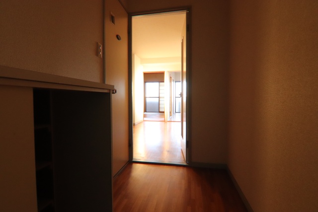 玄関　※別室の参考写真の為、現況優先です。