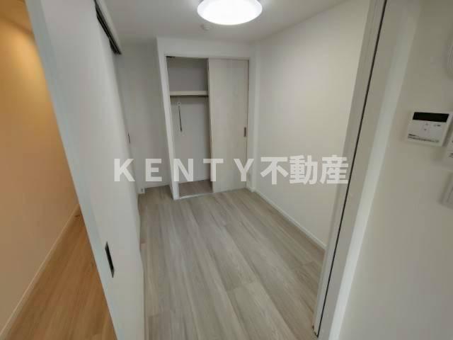 その他部屋・スペース　広くて明るい寝室