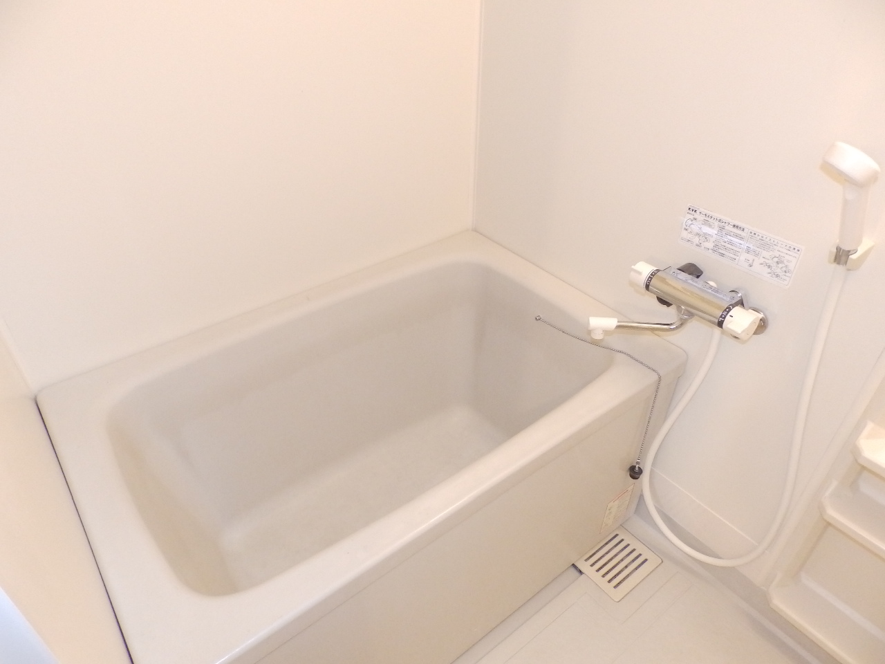 バス・シャワールーム　まだまだ綺麗です