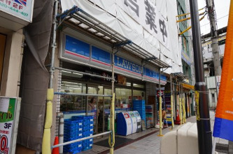 コンビニ　ローソン 新城駅前店（コンビニ）まで204m