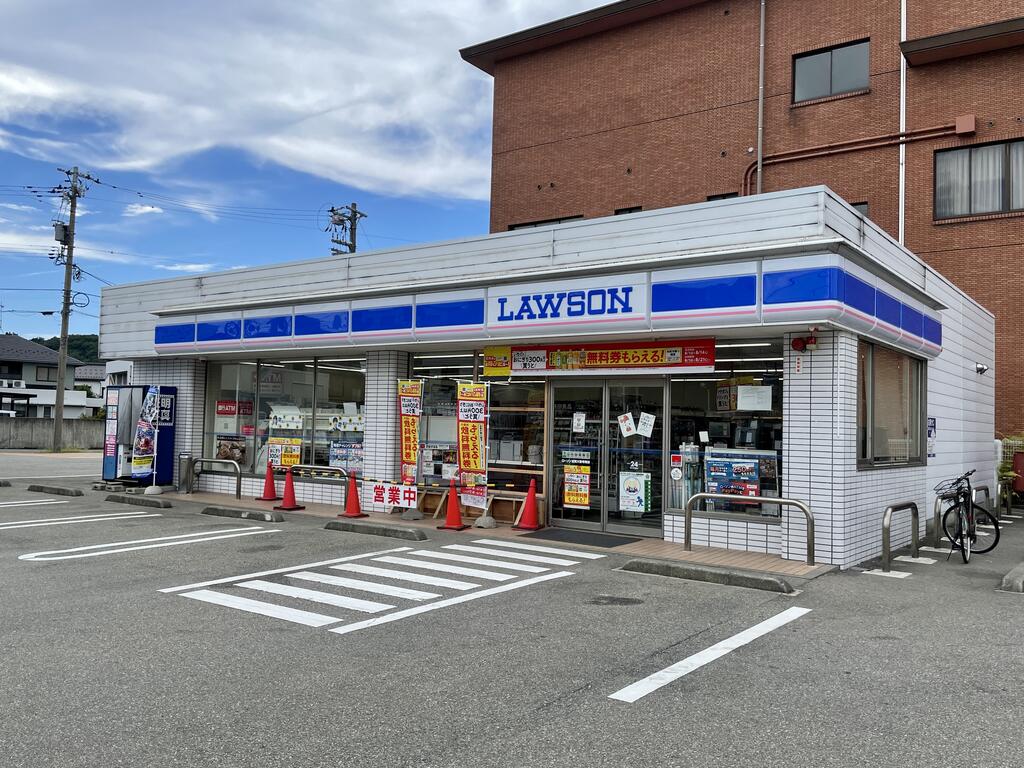 コンビニ　ローソン加賀大聖寺南店（コンビニ）まで355m